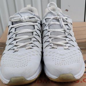 Nike Finger Trap Max Size 13 – Grey/Grey